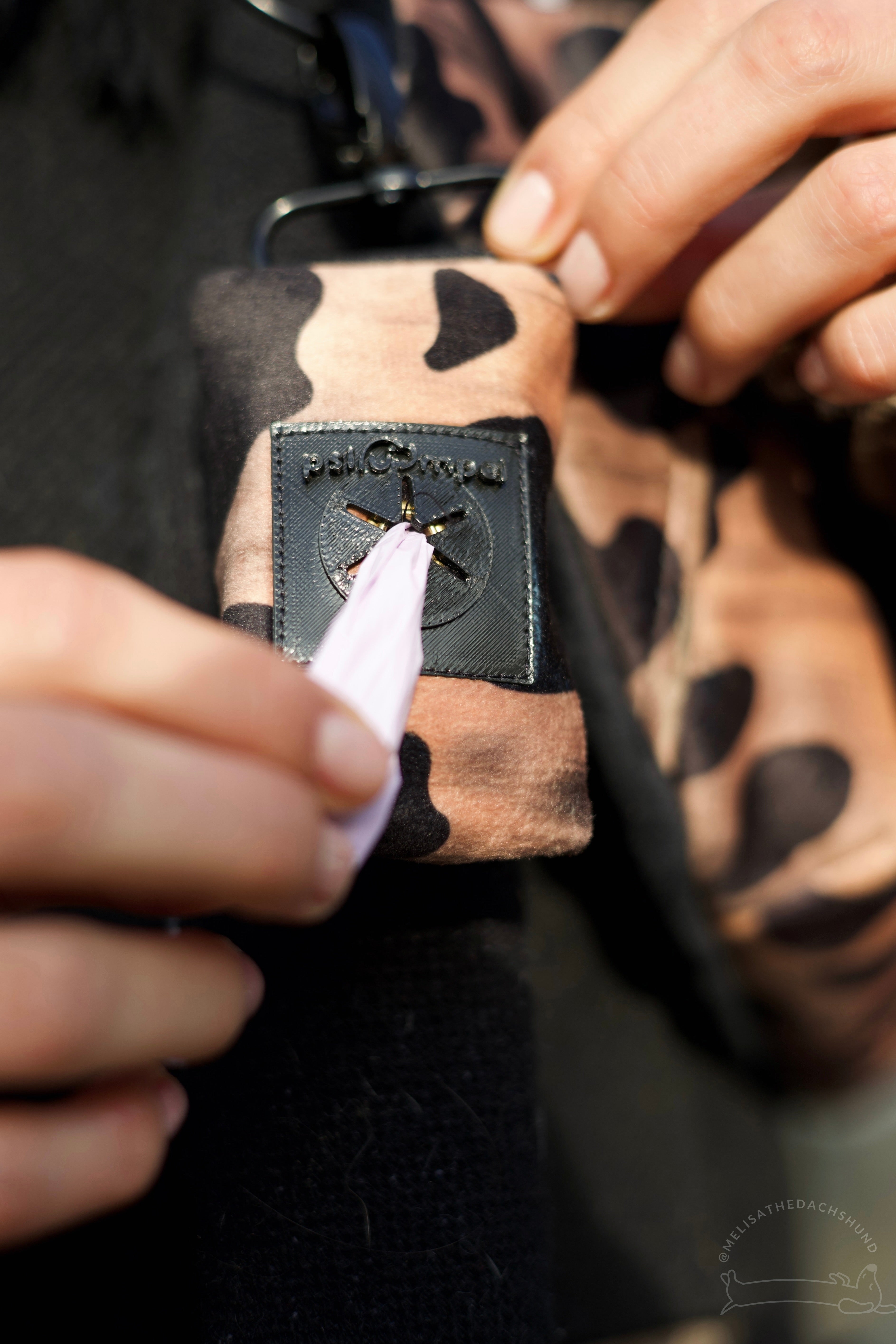 Etui na woreczki WILD